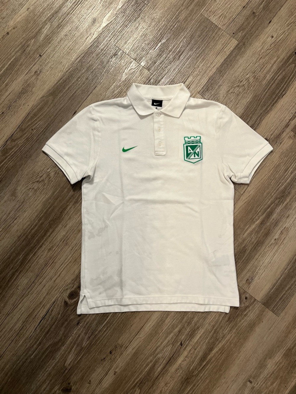 Nike Atlético Nacional Polo Style T Shirt White and Green Size Medium
